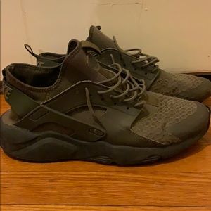 Nike Air Huarache Army Green